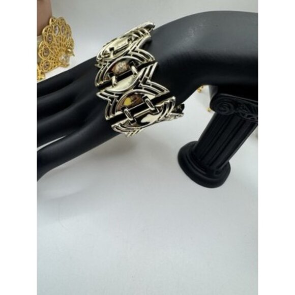 Vintage Wide Signed Coro Pegasus Gold Tone Bracelet Minimalist Design - Picture 7 of 7